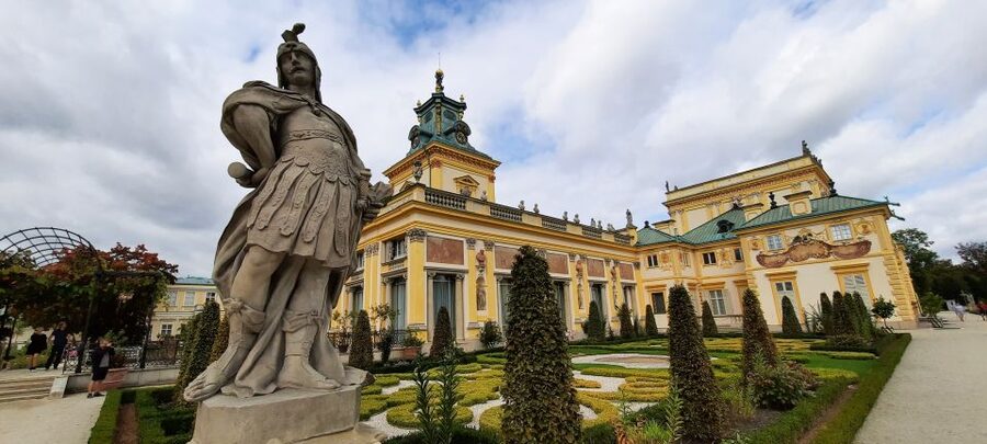 Wilanów Palace: 2-Hour Guided Tour with Entrance Tickets - The Royal Library and Queen’s Bedroom