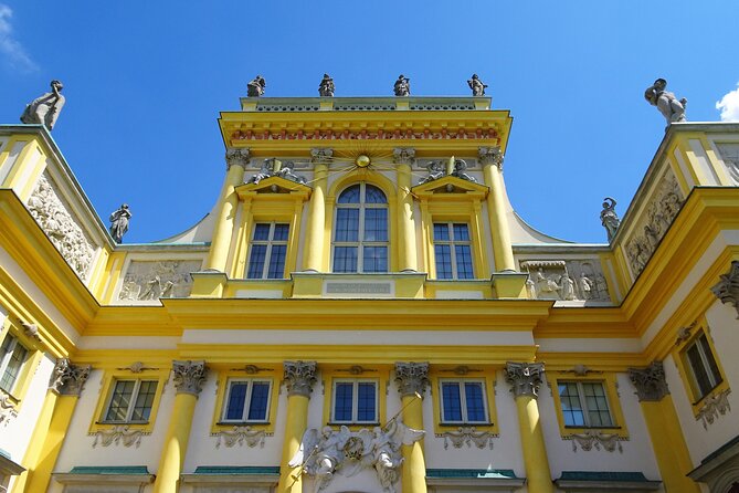 Wilanów Royal Palace + Polish Vodka Museum: SMALL GROUP /inc. Pick-up/ - Why this palace and vodka pairing works