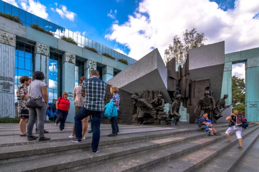 World War 2 in Warsaw walking tour in English - Key points at a glance