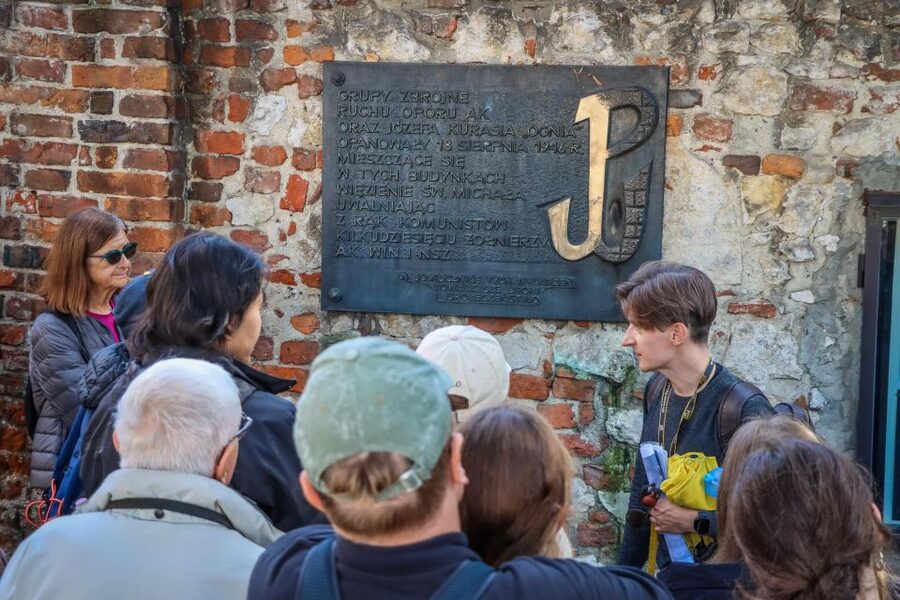 World War II in Krakow Walking Tour in English - Kraków’s wartime scars beside Wawel Hill