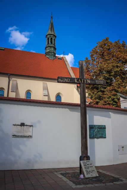 World War II in Krakow Walking Tour in English - Park Krakowski bomb shelters