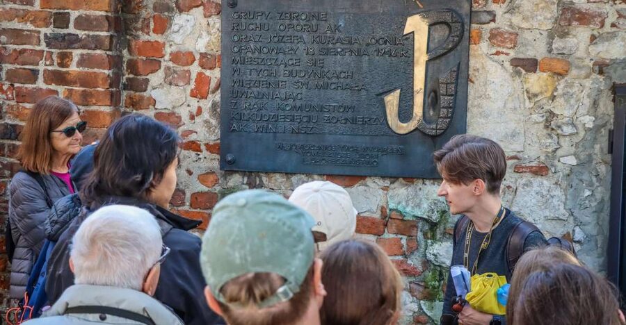 World War II in Krakow Walking Tour in English - St. Michael’s prison and the marks left by victims
