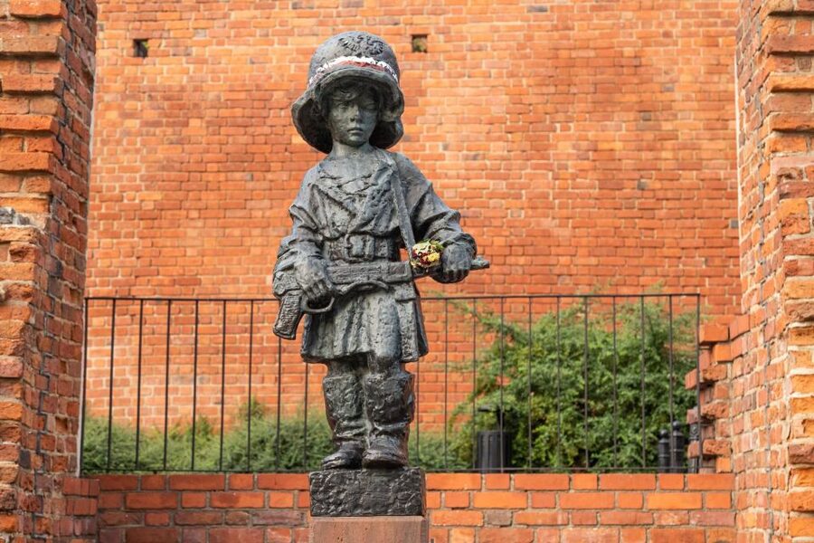 World War II Warsaw Old Town, Military Cemetery Walking Tour - Why rebuilt Warsaw is the right place to begin