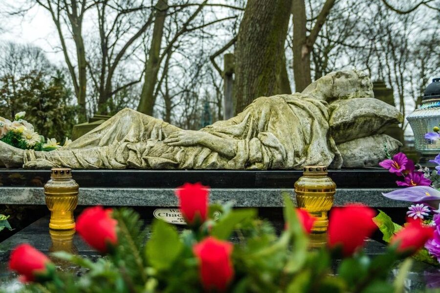 World War II Warsaw Old Town, Military Cemetery Walking Tour - The Tomb of an Unknown Soldier closes the Old Town route