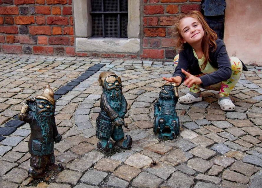 Wrocław: 2-Hour Guided Tour for Children - Starting at Piwnica Świdnicka and the Old Town Hall