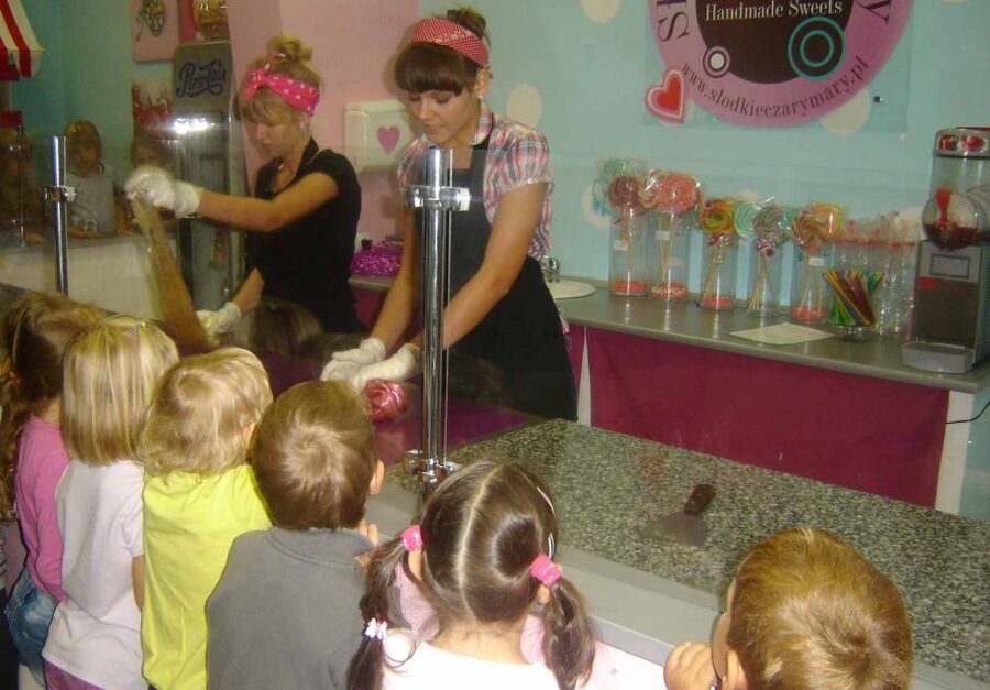Wrocław: 2-Hour Guided Tour for Children - Climbing the Witches’ Bridge