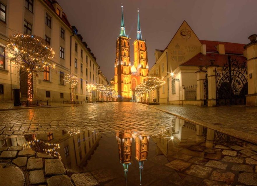 Wroclaw: 2-Hour Mysterious Walking Night Tour - What the private price means for your group