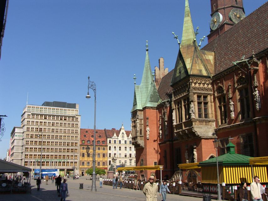 Wroclaw: 2-Hour Tour by Electric Car with a driver-guide - Who should book this electric-car tour?