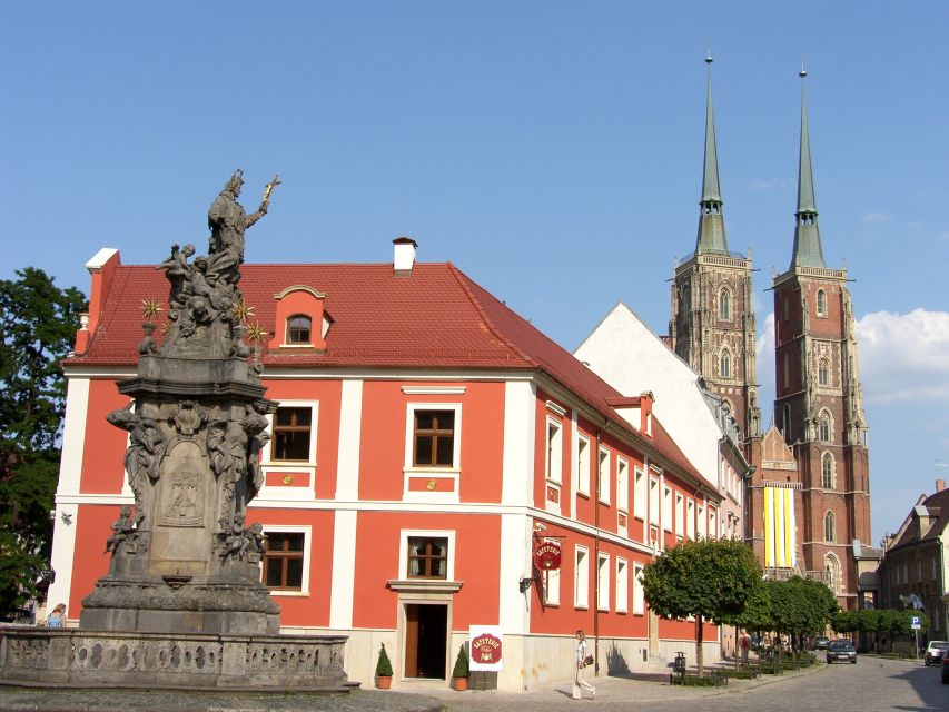 Wroclaw: 2-Hour Tour by Electric Car with a driver-guide - Centennial Hall and the Wroclaw Fountain