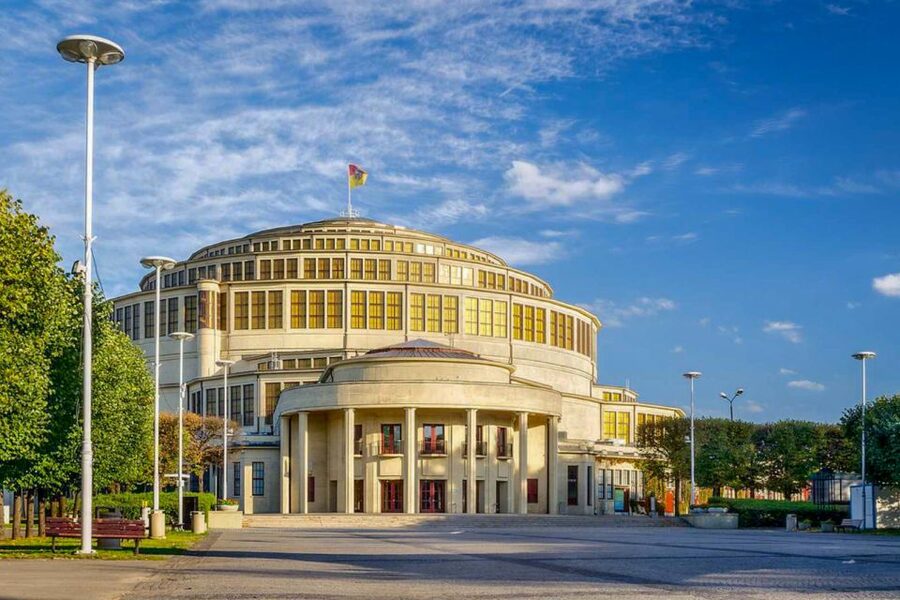 Wrocław Centennial Hall and Surroundings Private Tour UNESCO - The multimedia museum and the indoor access question