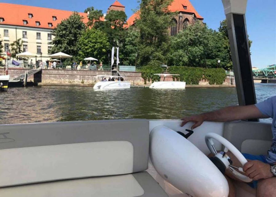 Wroclaw: City Walk and Cruise by Luxury Solar Catamaran - The real cost and what you receive