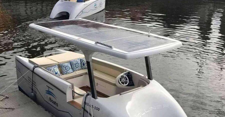 Wroclaw: City Walk and Cruise by Luxury Solar Catamaran - Thirty minutes around the Market Square