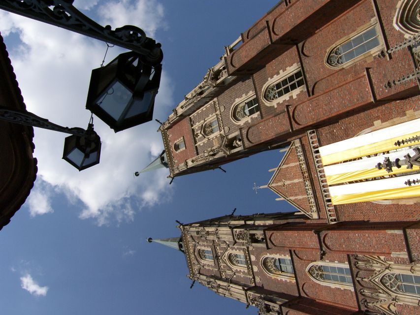 Wroclaw: City Walk and Cruise by Luxury Solar Catamaran - The Fencer Fountain and its unusual story