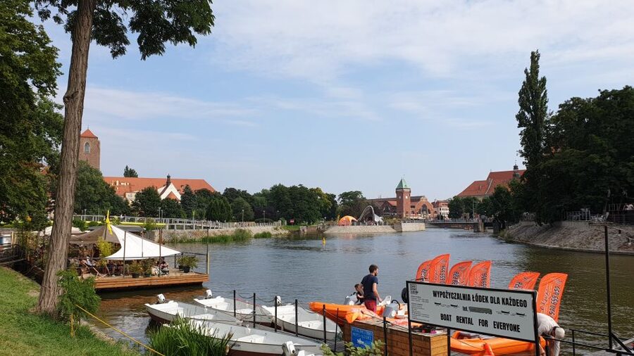 Wrocław: city walk with a professional guide and cruise - Market Square, Plac Solny, and St. Elizabeth’s Church
