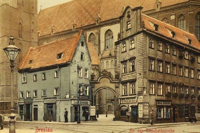 Wroclaw different - secrets of the city, 2 hours. 3-9 people - Why this two-hour route feels different