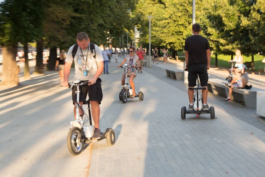 Wroclaw: Grand E-Scooter Tour - Market halls, churches, and the university