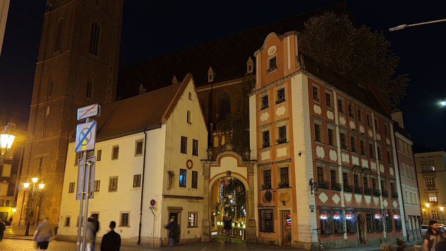 Wroclaw: Guided City Night Tour (2 hours) - Key points to know before you book