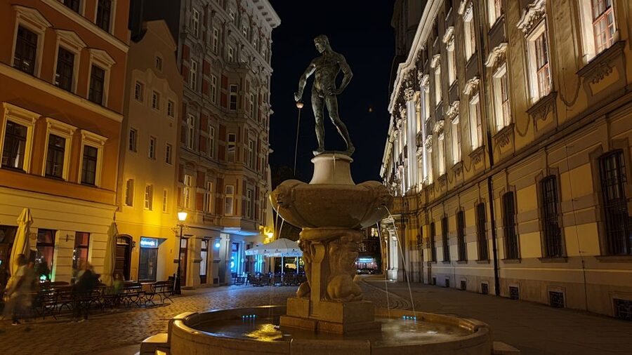 Wroclaw: Guided City Night Tour (2 hours) - Tumski Bridge and the churches of Cathedral Island