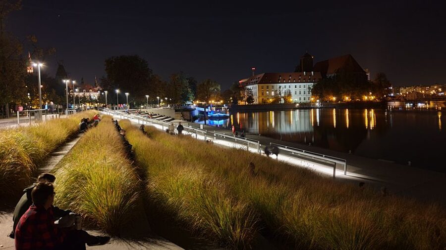 Wroclaw: Guided City Night Tour (2 hours) - The optional summer gondola ride