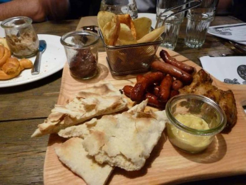 Wroclaw: Guided Tour & Beer Tasting (2 hours) - The naked Fencer Fountain and student life