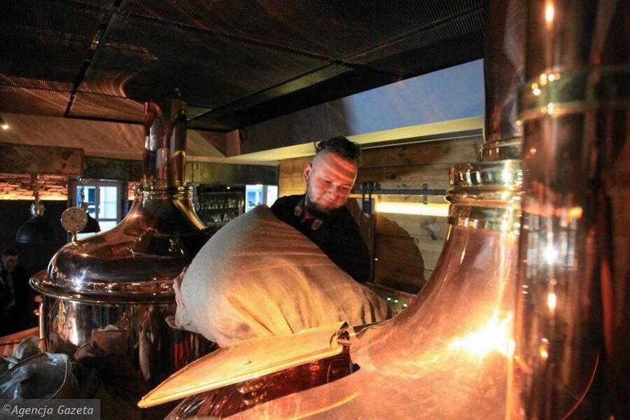Wroclaw: Guided Tour & Beer Tasting (2 hours) - Market Hall brings beer back to food