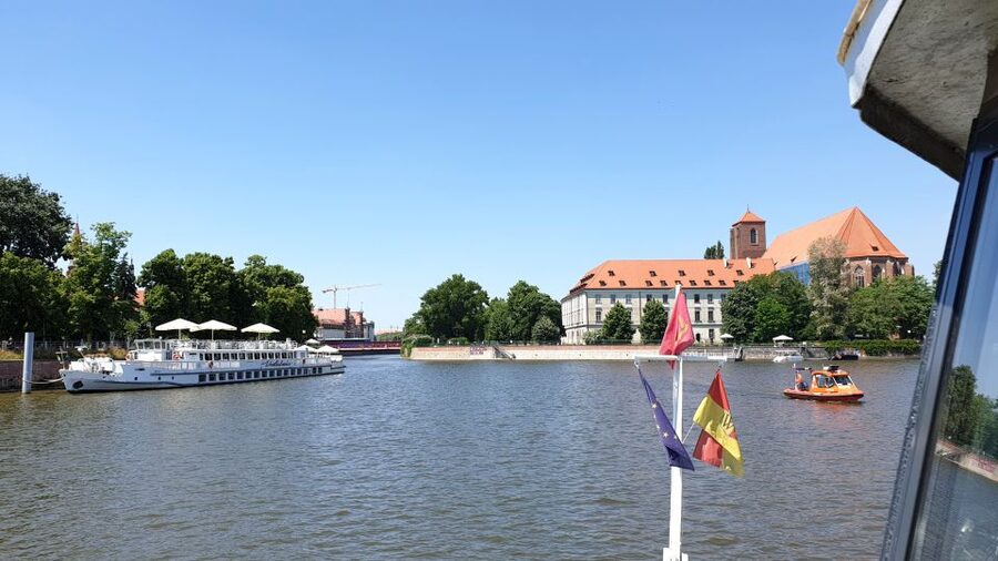 Wrocław: Long City Walk and River Cruise - Key points at a glance