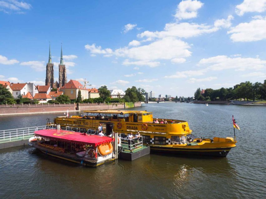 Wrocław: Long City Walk and River Cruise - University of Wrocław and its baroque rooms