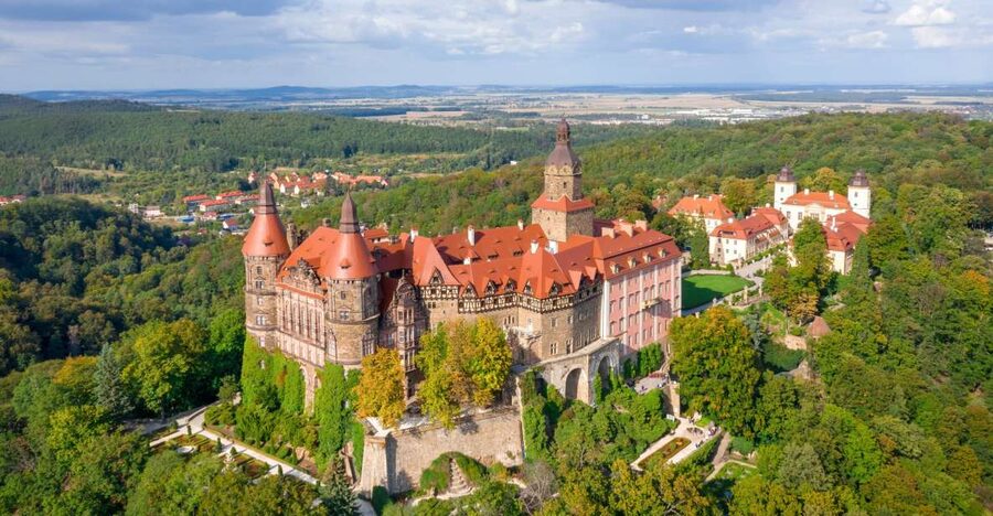 Wroclaw: Lower Silesia, Ksiaz Castle & Church of Peace Tour - Książ Castle and its cliff-top setting