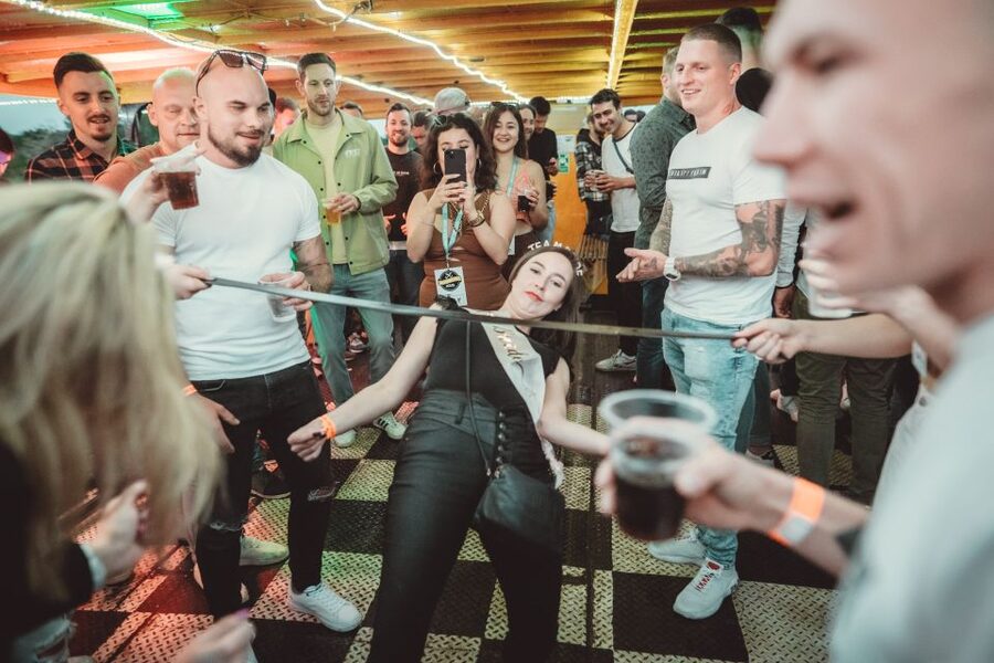 Wroclaw: Oder River Boat Party with Unlimited Drinks - Practical advice for the evening