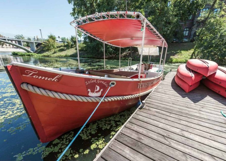 Wroclaw: Old City Walk and Cruise with Small Gondola - Starting beneath Wrocław’s Old Town Hall