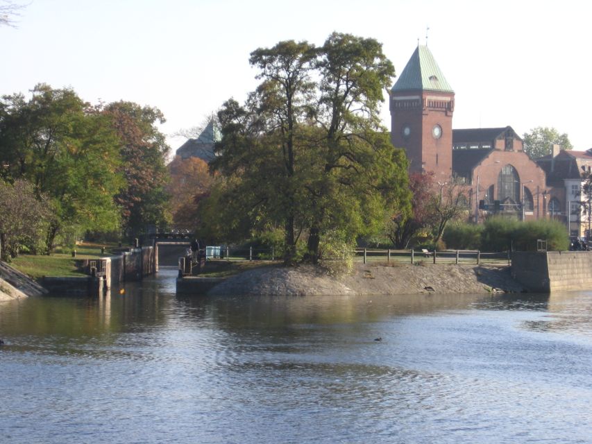 Wroclaw: Old Town Highlights Private Walking Tour - Along the Oder to Wroclaw University