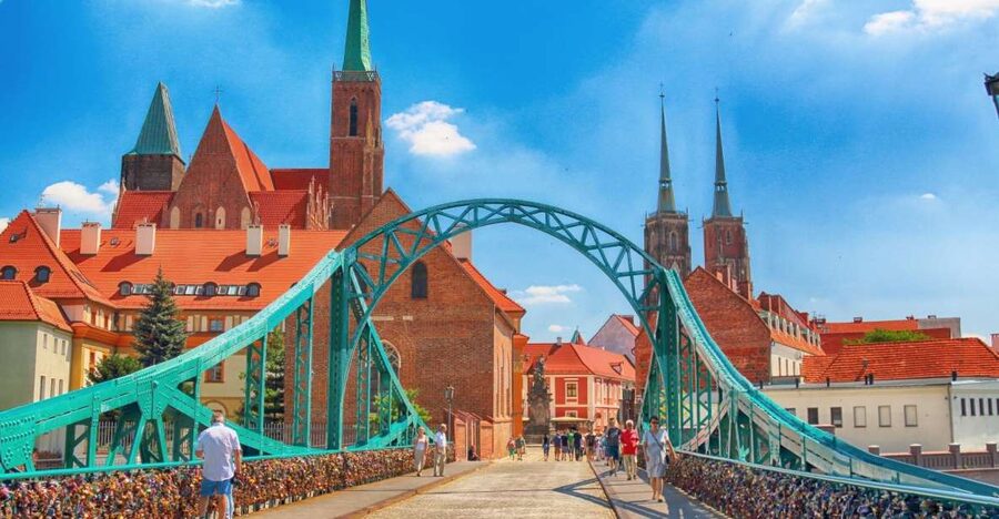 Wroclaw Old Town Highlights Private Walking Tour - Market Square and the buildings that make Wroclaw memorable