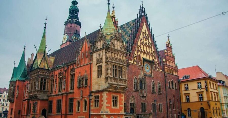 Wroclaw: Private custom tour with a local guide - Pickup, walking pace, and accessibility