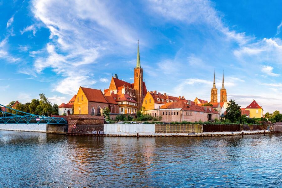 Wroclaw: Private Old Town Guided Walking Tour (2 hours) - Across Tumski Bridge toward Cathedral Island