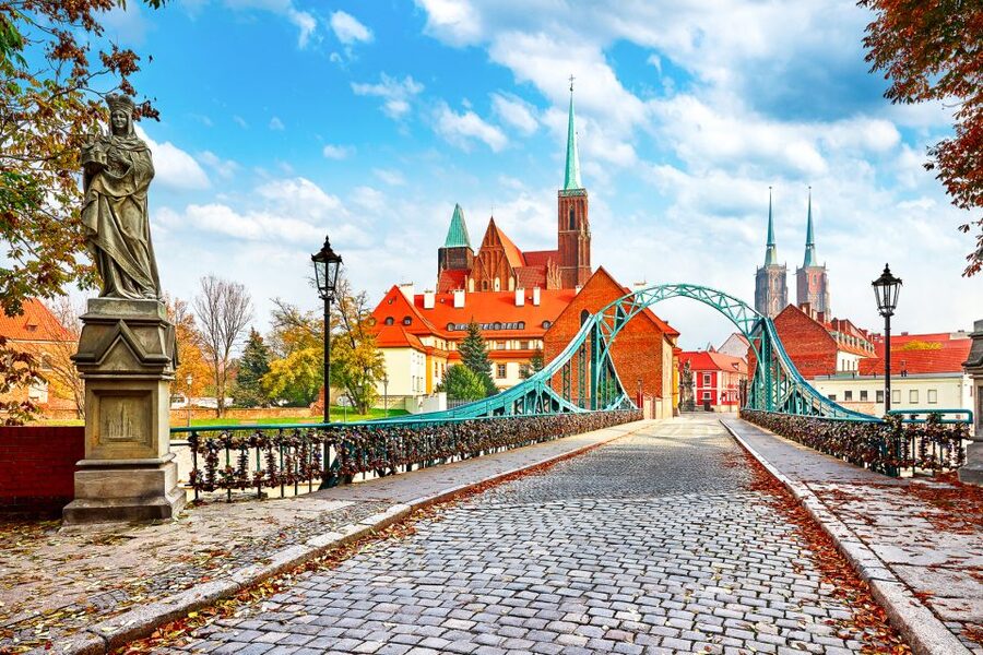 Wroclaw: Private Old Town Guided Walking Tour (2 hours) - Wroclaw Cathedral and the Oldest Architectural Layers