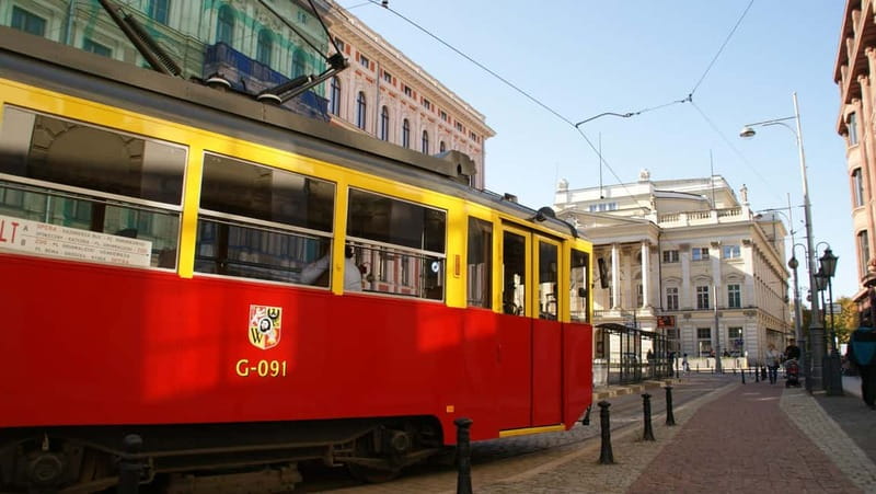Wroclaw: Private Tour by smal Historic Tram (1,5h, 16 seats) - From the Jewish Quarter to Ostrów Tumski