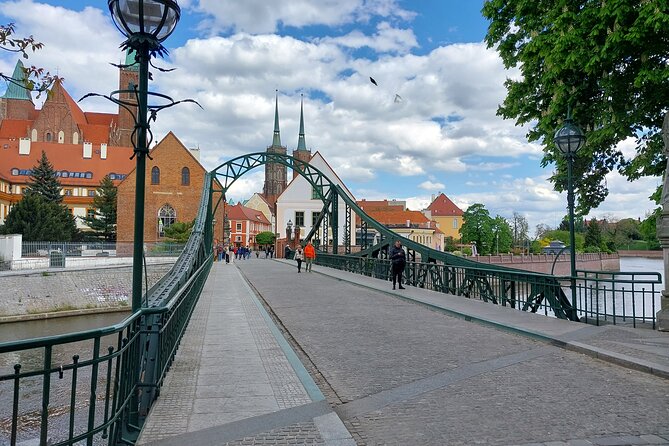 Wrocław’s Old Town: A Self-Guided History Tour - Ossolineum and the preservation of Polish culture