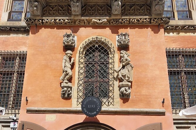 Wrocław’s Old Town: A Self-Guided History Tour - Tumski Bridge, padlocks, and the final approach