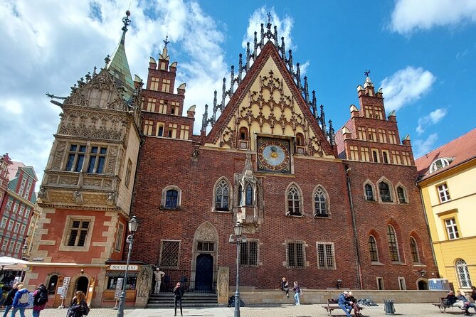 Wrocław’s Old Town: A Self-Guided History Tour - St. Elizabeth’s Church and the tower question