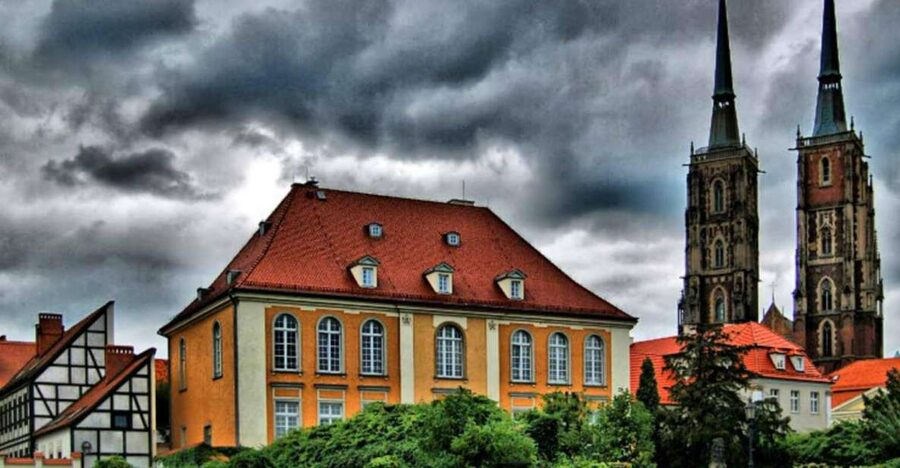 Wroclaw: Secrets of Wroclaw Walking Tour (2 hours) - Who will enjoy this Wrocław walk most?