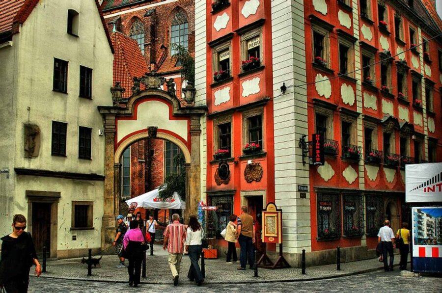Wroclaw: Secrets of Wroclaw Walking Tour (2 hours) - Xawery Boulevard and the view toward Cathedral Island