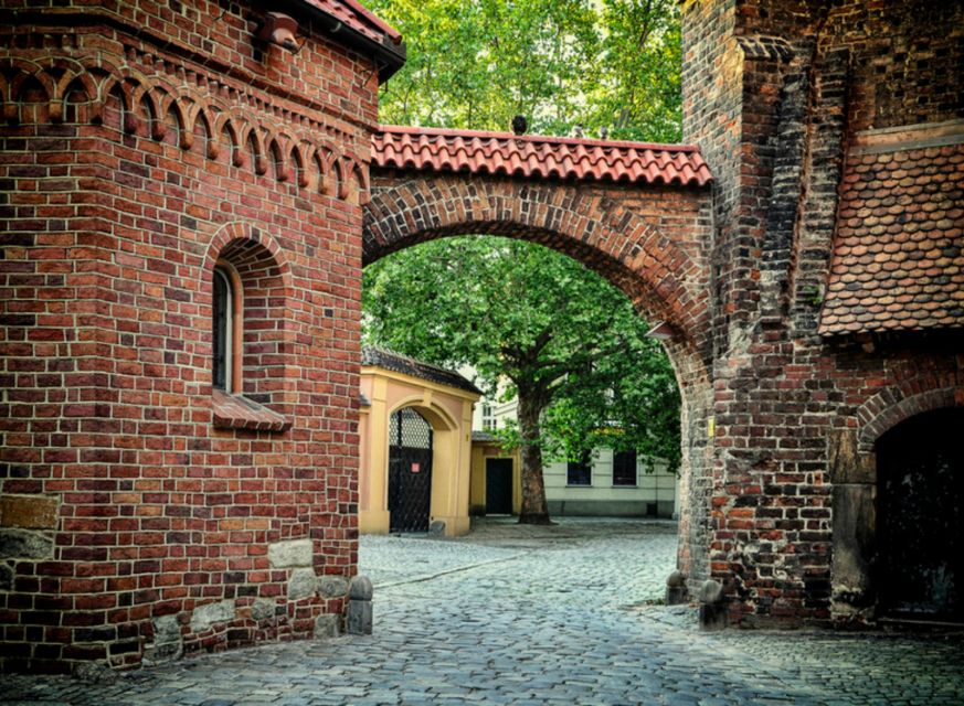 Wroclaw: Secrets of Wroclaw Walking Tour (2 hours) - Starting at Piwnica Świdnicka in the Market Square
