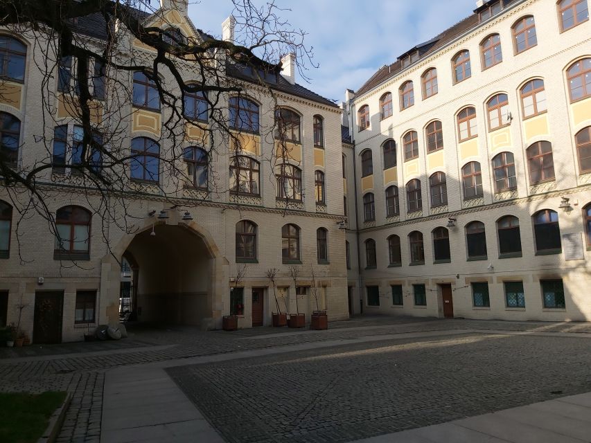 Wroclaw: Third Reich and World War Two Historical Tour - Old Town streets and the former Gestapo building