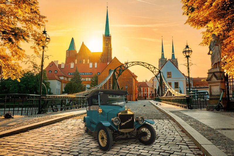 Wrocław: Tour of the Old Town in an Imperial E-car - A moving introduction, not a full guided tour