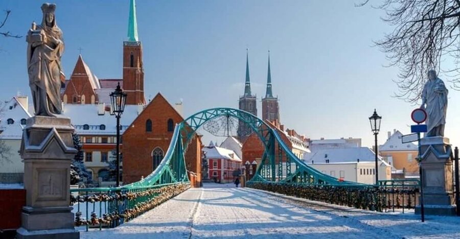 Wroclaw : Walking Custom Tour with a Local Guide - Starting among the medieval streets of the Old Town