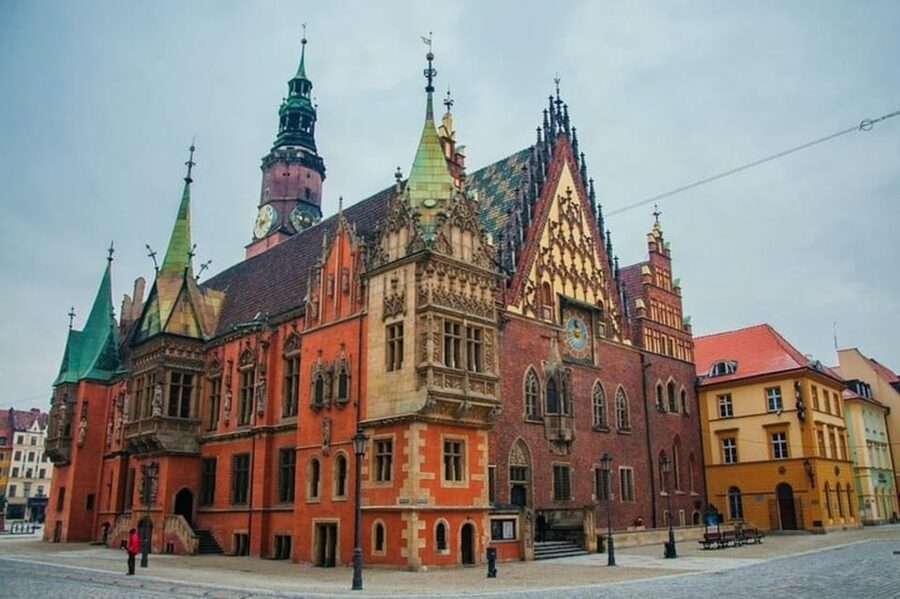 Wroclaw : Walking Custom Tour with a Local Guide - Stories that turn sightseeing into context