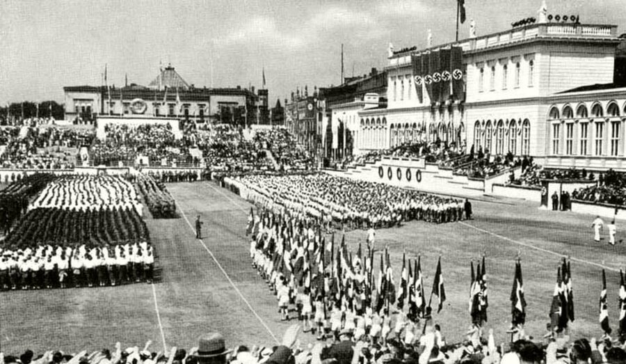 Wrocław: World War II and the non-existent city of Breslau - Starting at Piwnica Świdnicka in the Market Square