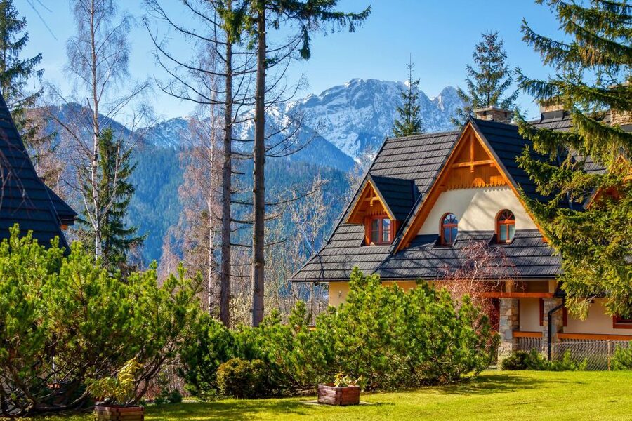 Zakopane and Chocholow Thermal Baths Tour from Krakow - Krupowki Street and 90 minutes in Zakopane